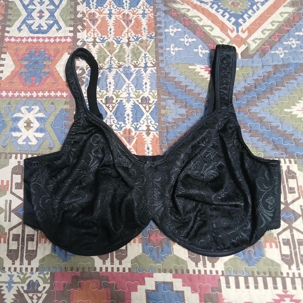 Triumph Full Coverage Underwire Lace Bra 40DD